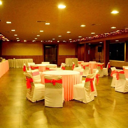 ​Justa Hyderabad Hotel Bagian luar foto