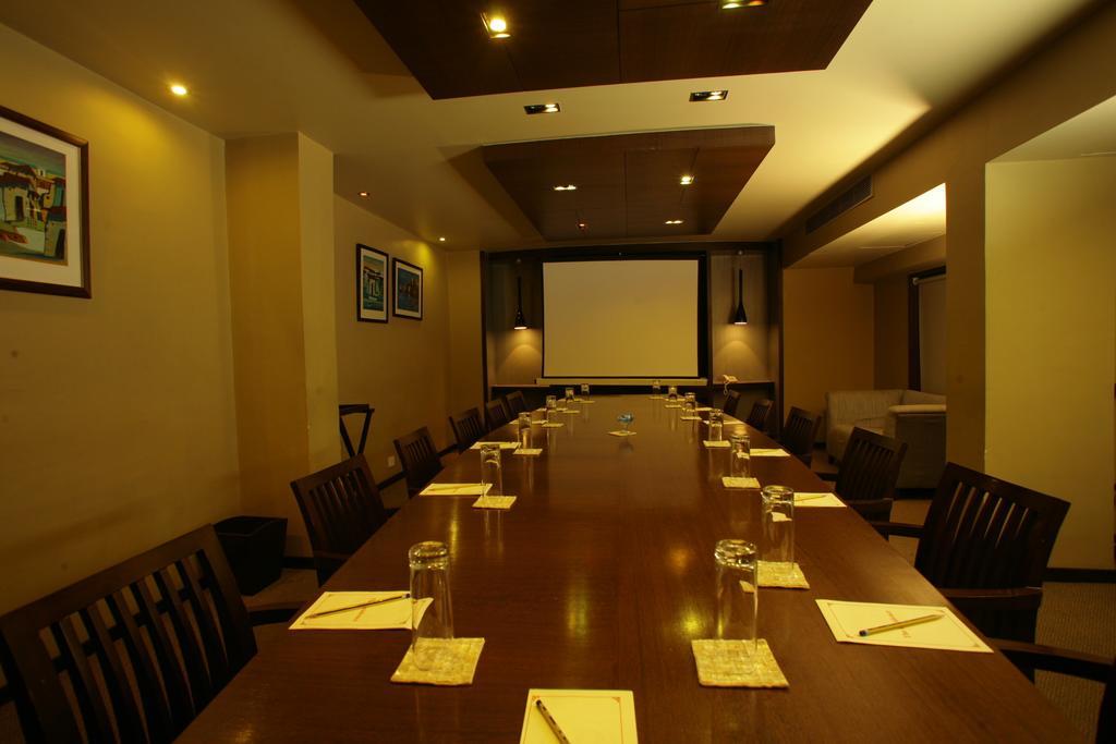 ​Justa Hyderabad Hotel Bagian luar foto