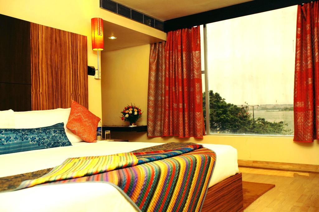 ​Justa Hyderabad Hotel Bagian luar foto