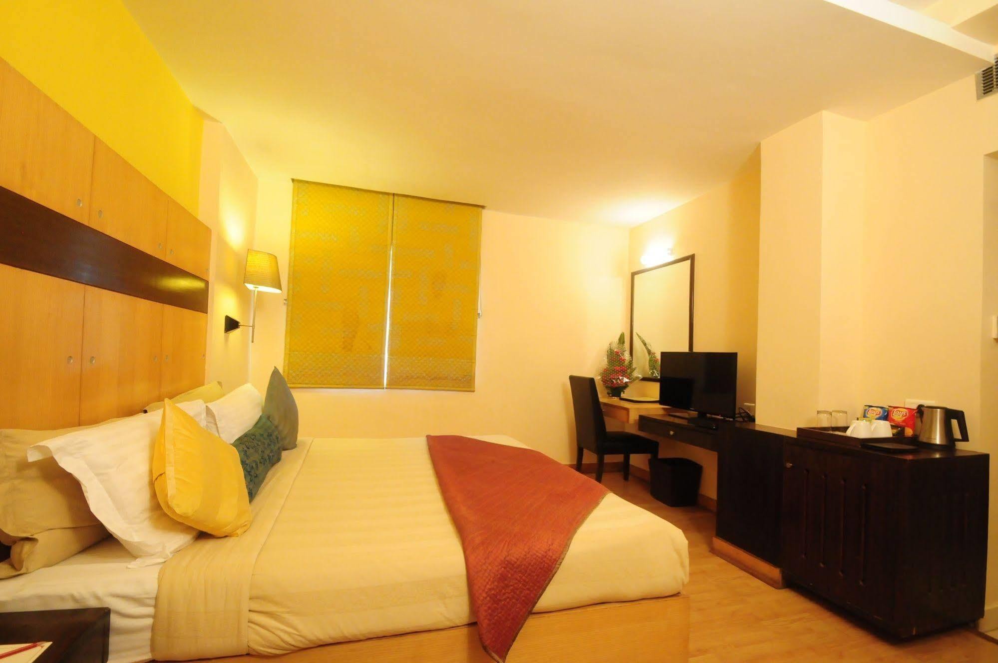 ​Justa Hyderabad Hotel Bagian luar foto